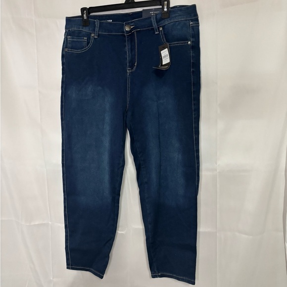 New with tags, womens size 16P avenue skinny jeans, #A1009 - Picture 1 of 8